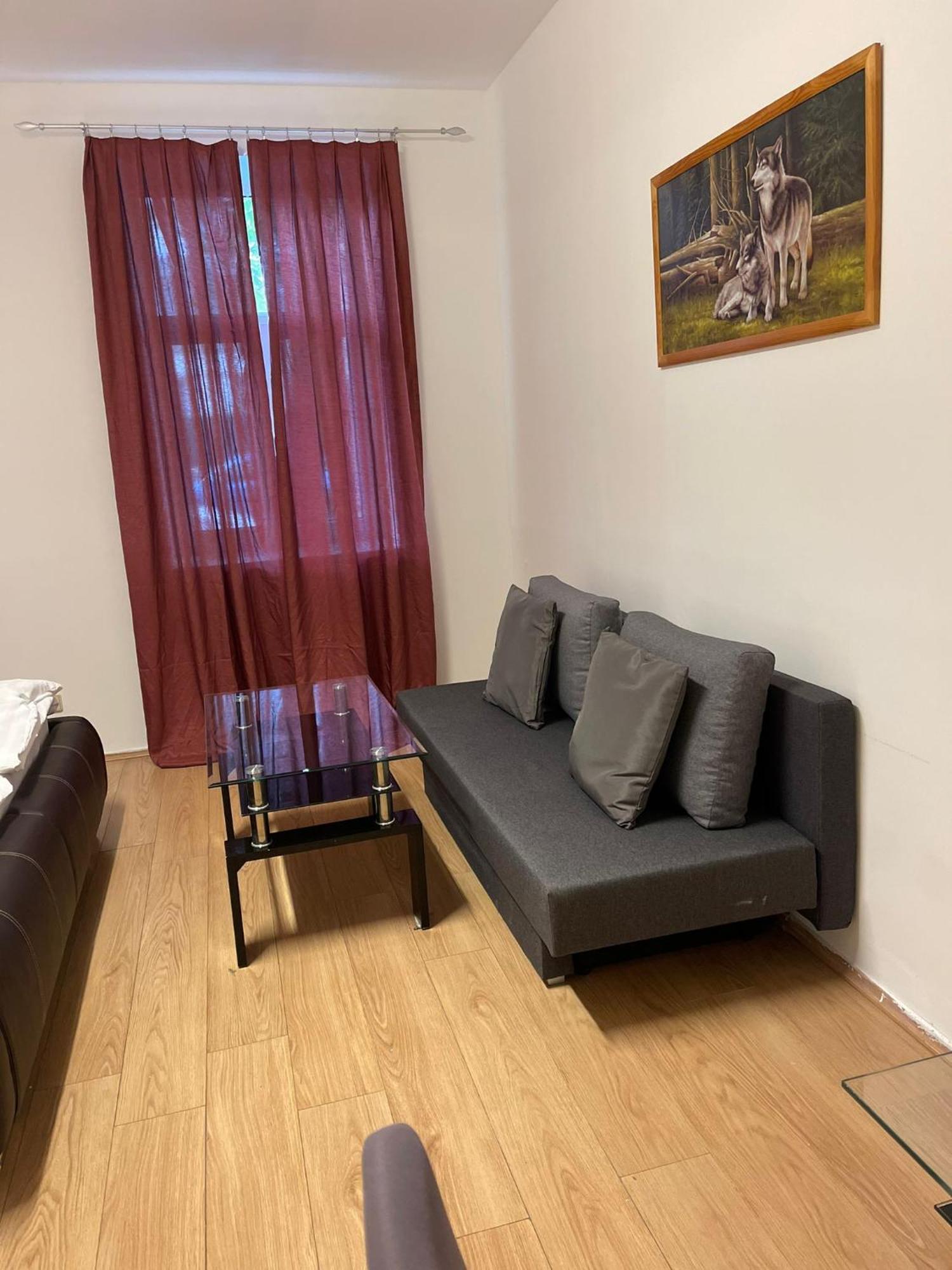 Lovely 1br 15 Min To Center - Prime Location Apartment